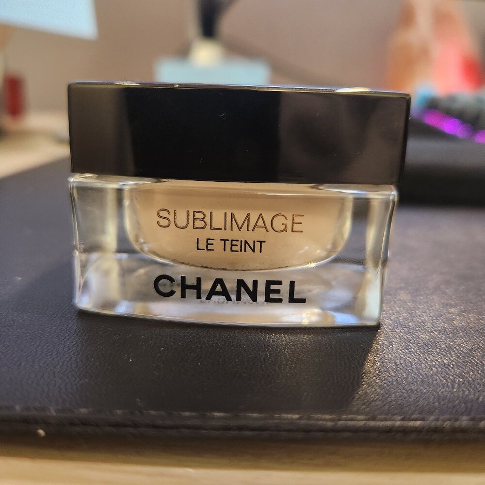 CHANEL Sublimage Le Teint Ultimate Radiance Foundation 01 Beige